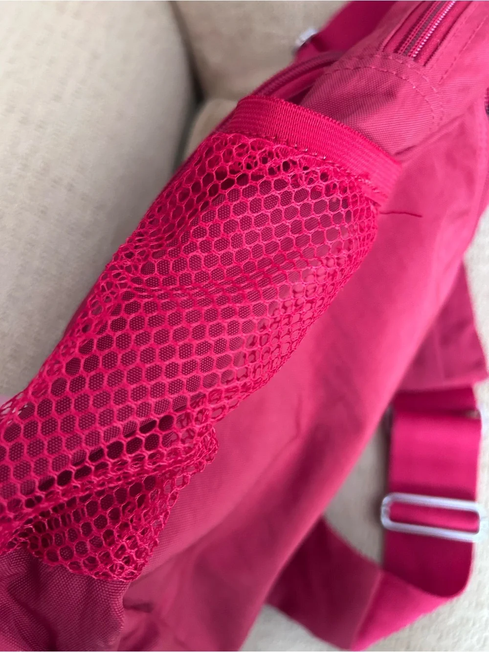 Baggallini Red Nylon Sling Travel Backpack Pockets Pockets Pockets